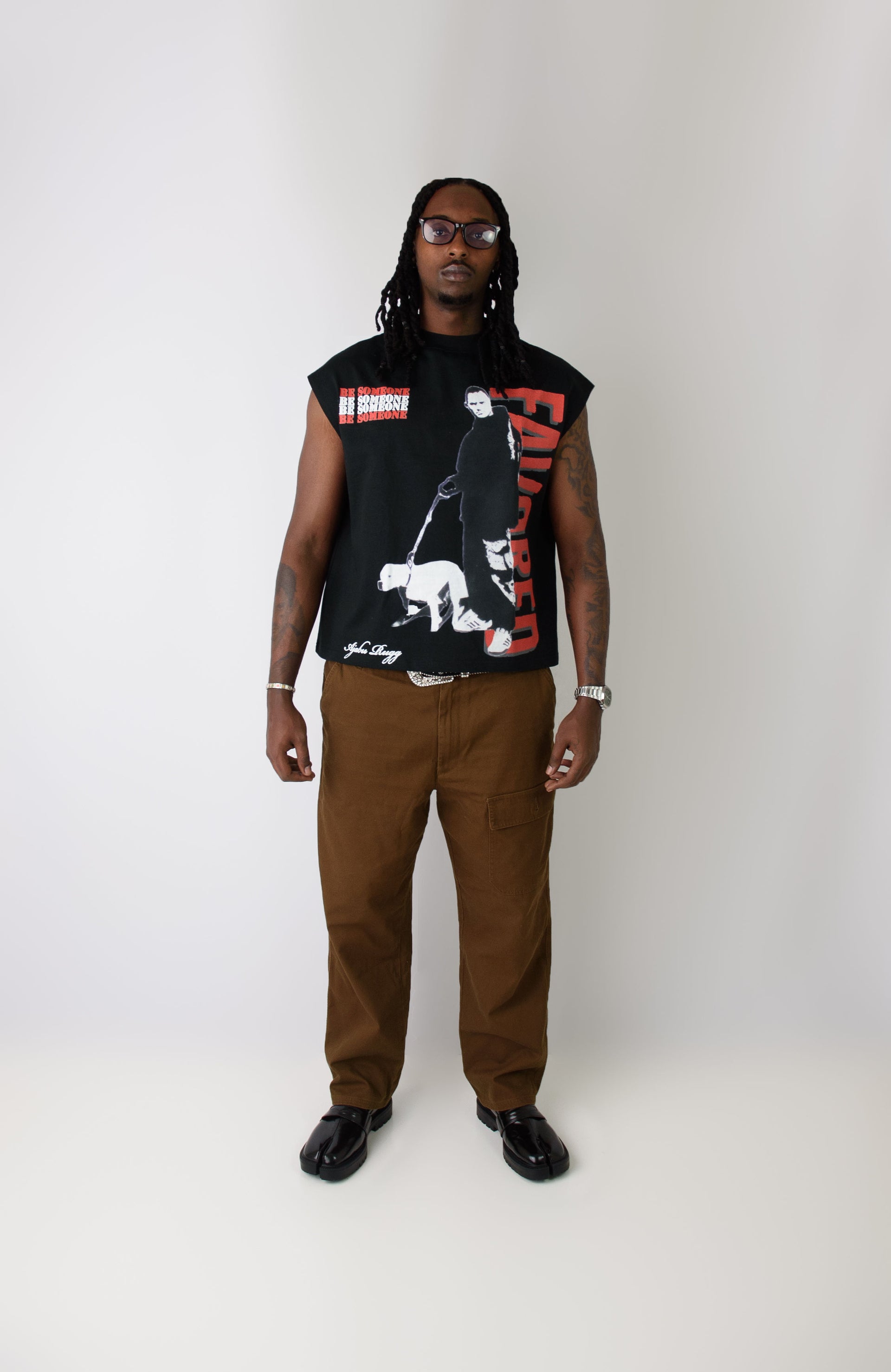 "FAVORED" SLEEVELESS TEE